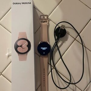 Samsung Galaxy Smartwatch Pink Sleek Design